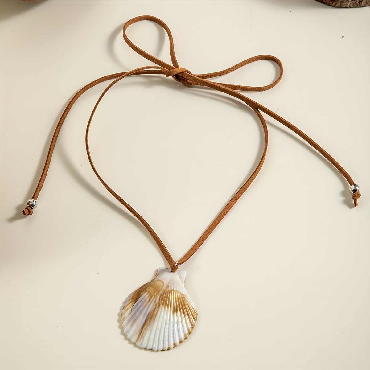 Polyester Hand Woven Shell Pendant Necklace for Women